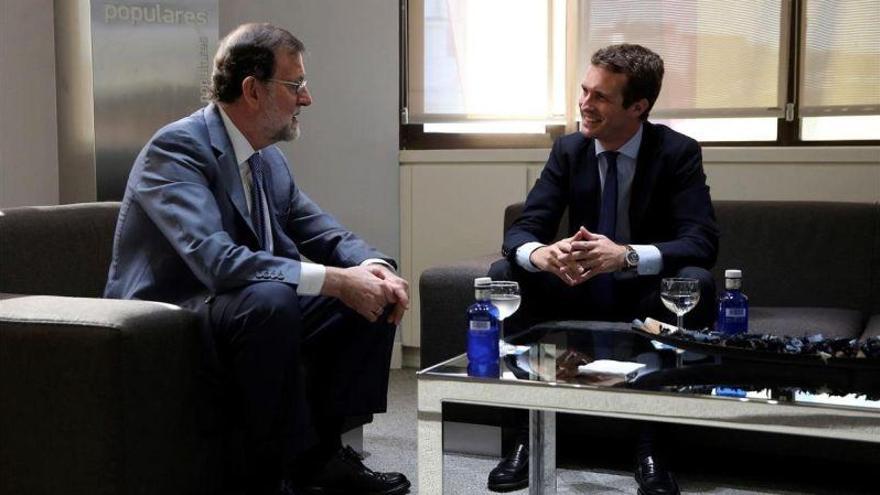 Casado y Rajoy mantienen la primera reunión tras las primarias