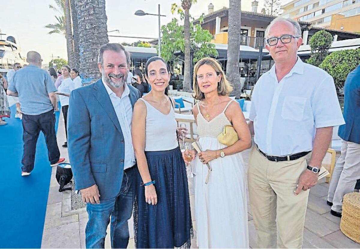 Carlos Hellin, María Socias, Cristina Rodríguez y Pepe Escalas.