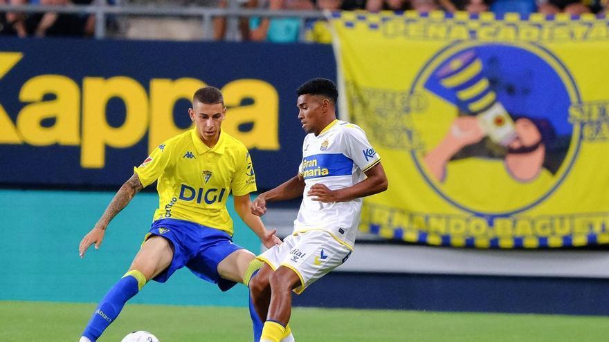 El Cádiz CF - UD Las Palmas, de la final del Carranza, en imágenes