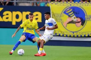 El Cádiz CF - UD Las Palmas, de la final del Carranza, en imágenes