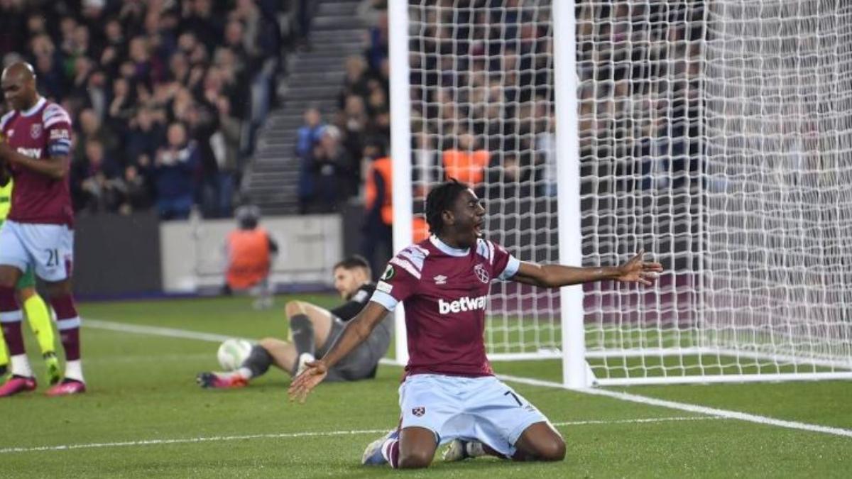 Divin Mubama, muy cerca del Manchester City