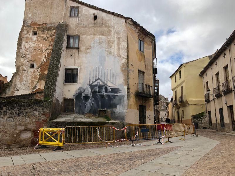 Una vivienda en ruina amenaza varias procesiones