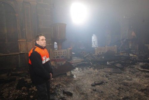 Un rayo calcina el santuario de Muxía