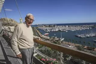 Su última entrevista en INFORMACIÓN: «Alicante está llena de parches y crece sin orden. Ha perdido su personalidad arquitectónica»