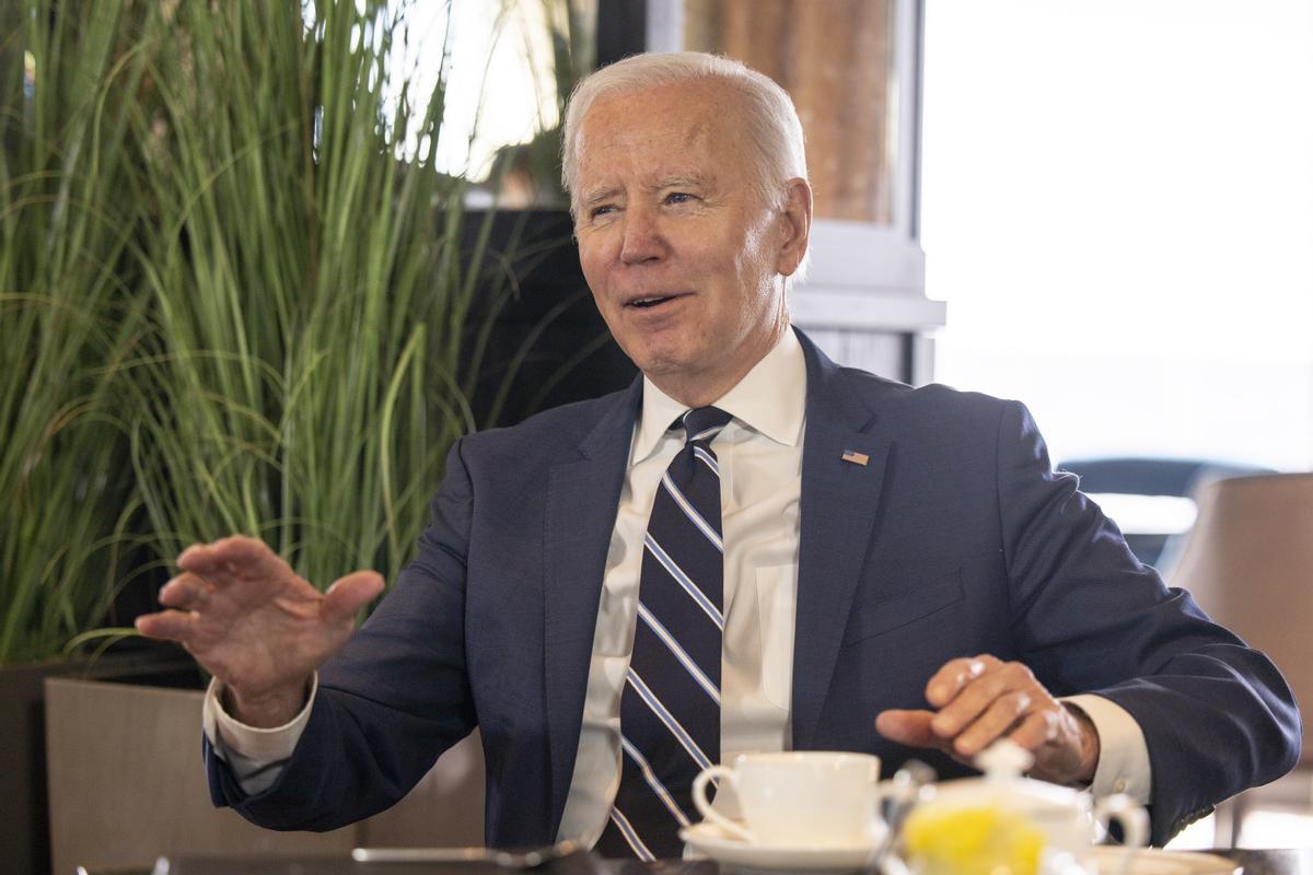 Joe Biden y Rishi Sunak se reúnen en Belfast