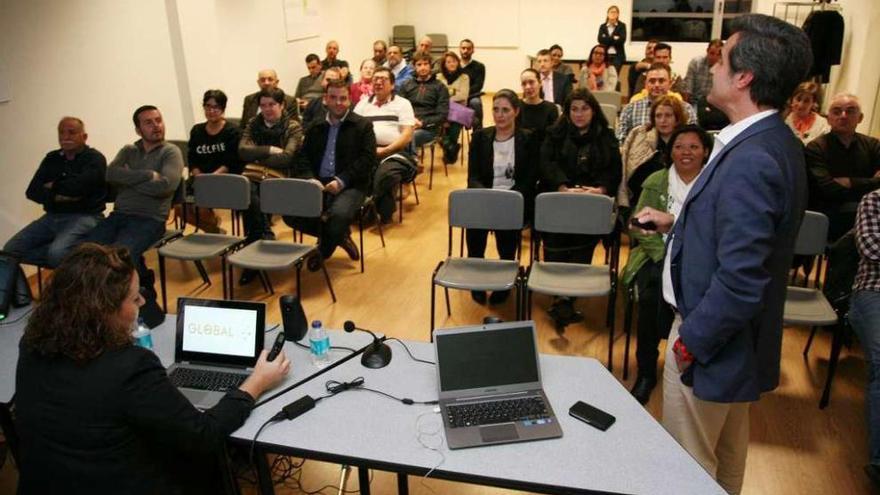 Un instante de la jornada sobre mejoras y networking digital, ayer, en la sede de la AED. // Bernabé/Luismy