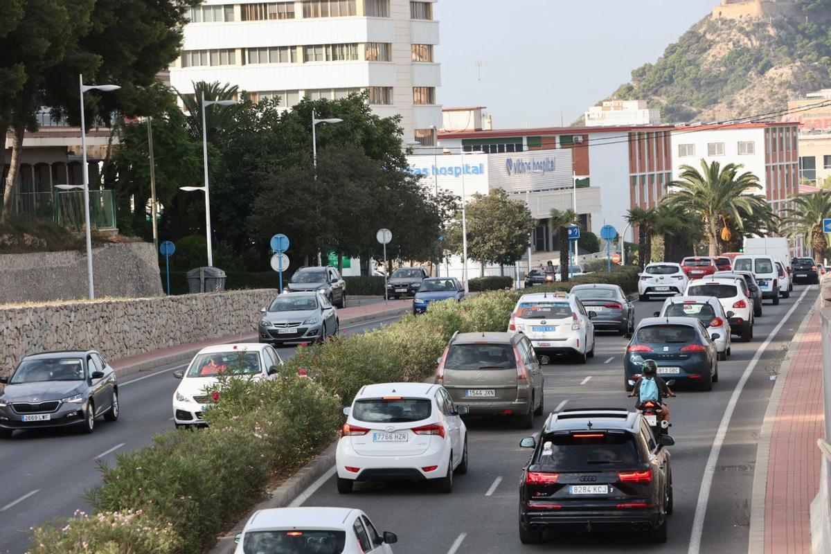 Atascos en el primer día de colegio en Alicante