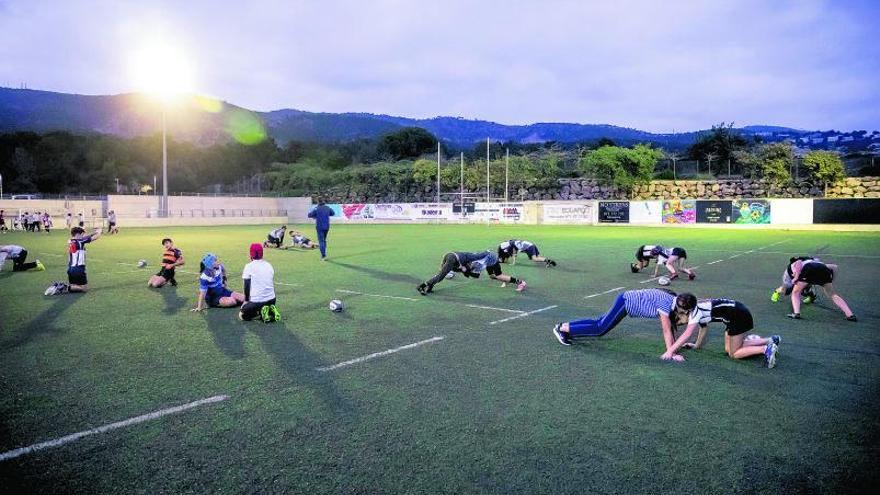 Las categorías inferiores del club cuentan con 160 niños. |  B.RAMON