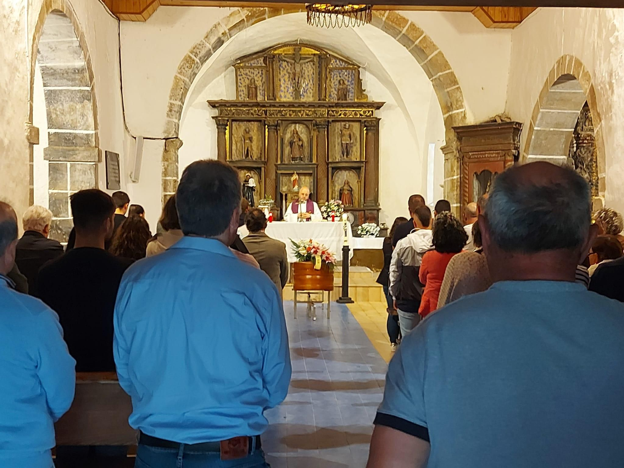 En imágenes: Funeral por Félix Manuel Arias en Sobrado (Tineo)