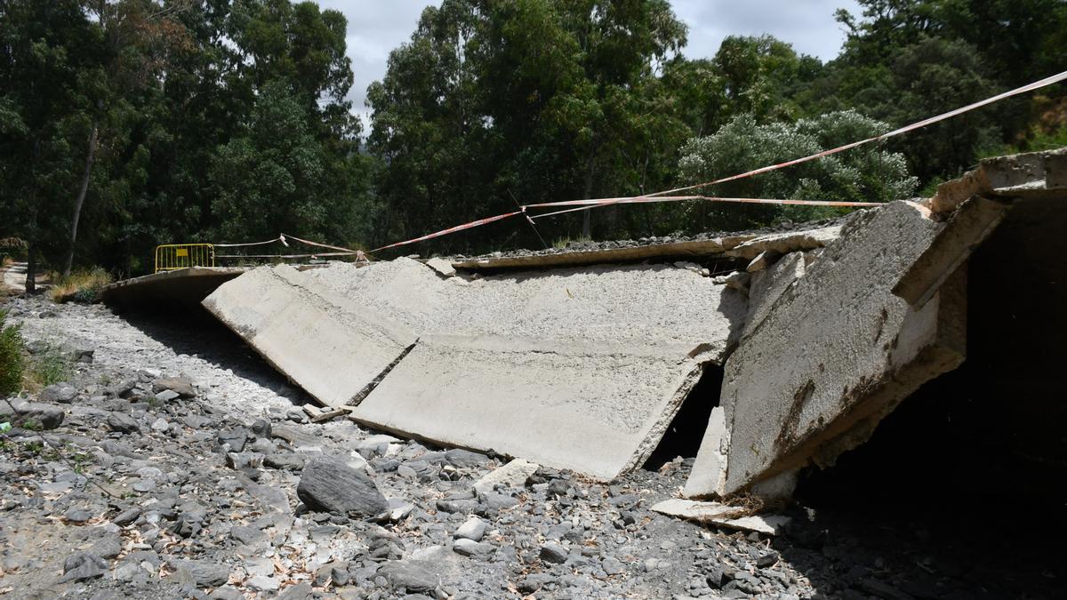 La crecida del arroyo Guadarrín provocó graves daños en los muros de escollera y la plataforma de hormigón.