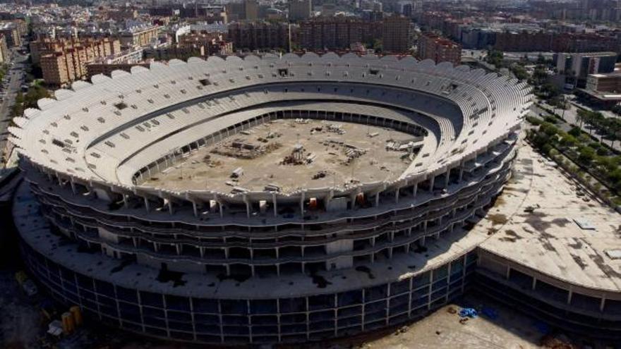 Imagen del nuevo estadio del Valencia, parado por falta de financiación.