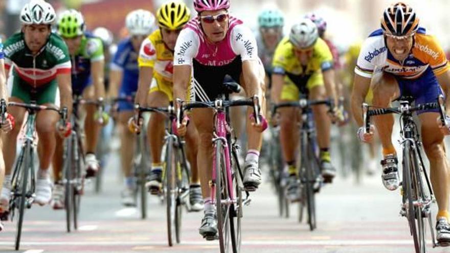La Vuelta finalizará su décima etapa en Castelló