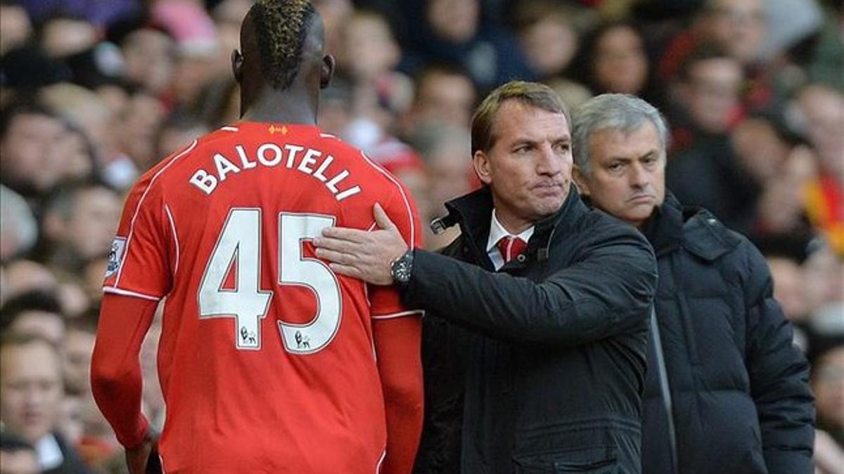 Balotelli sigue su caída en el Liverpool