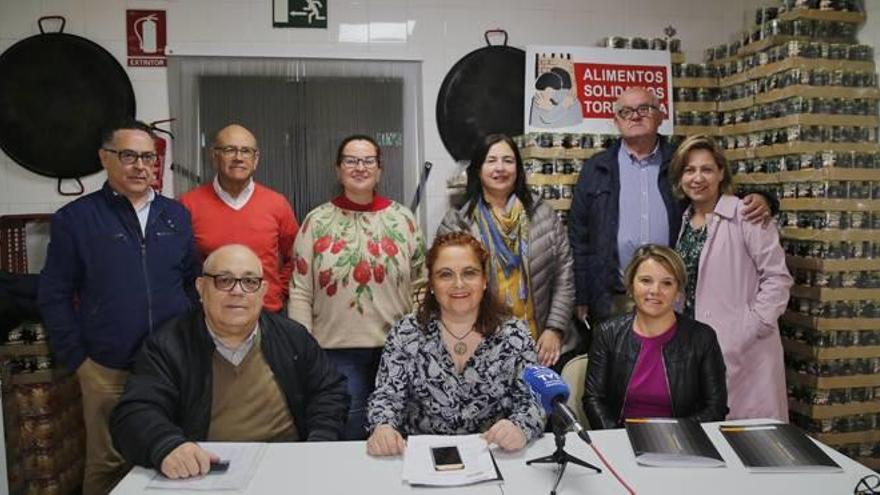 Imagen de la junta directiva y colaboradores, ayer.