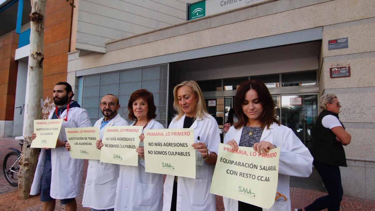 Médicos y pediatras se concentran de nuevo ante los &quot;incumplimientos&quot; de la Junta