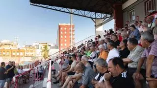 Un momento de la asamblea convocada de urgencia.