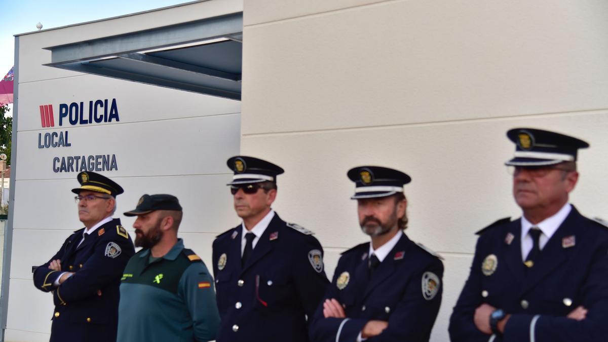 Inauguración del nuevo cuartel de la Policía Local en Pozo Estrecho, este jueves.