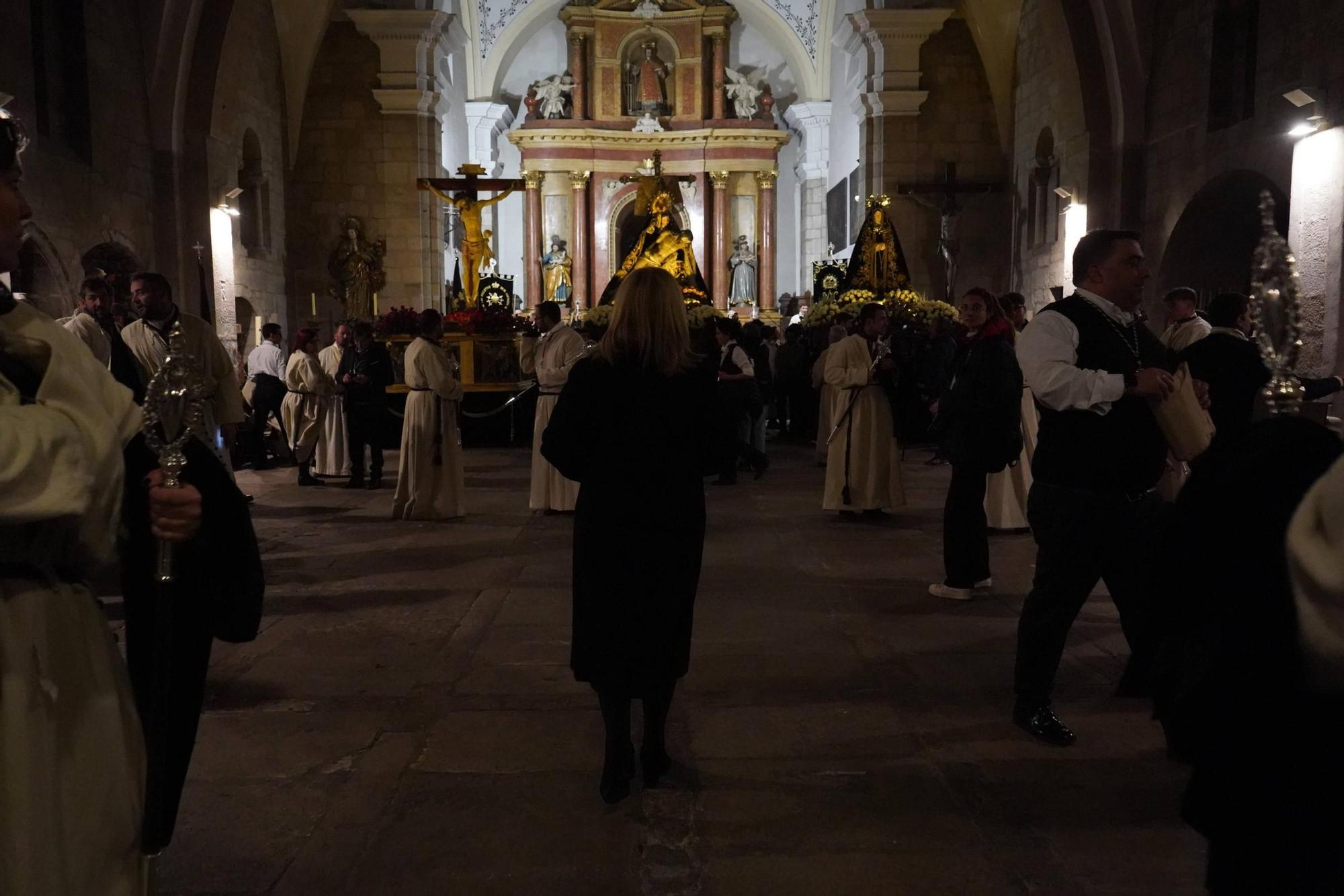 GALERÍA | Las mejores imágenes de Nuestra Madre de las Angustias tras suspender la procesión