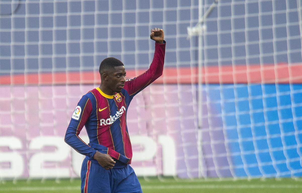 Dembélé celebra su gol al Betis en el Camp Nou.