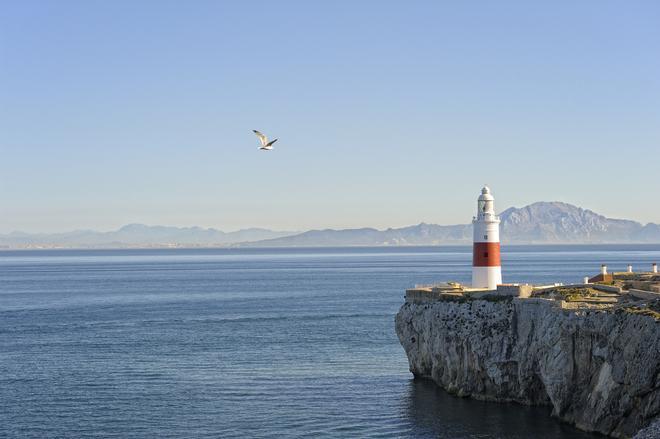 El estrecho de Gibraltar, donde empieza y termina el Mediterráneo