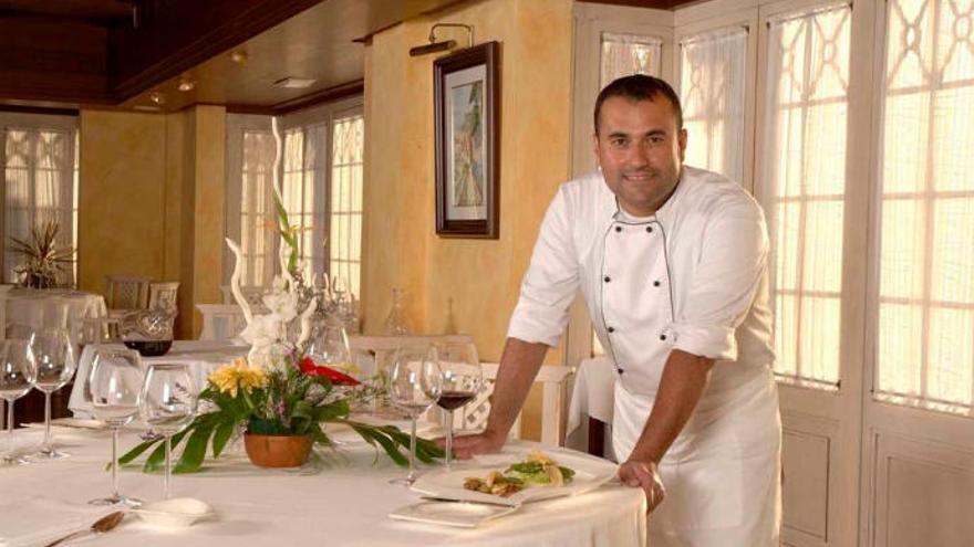 Alexis Álvarez, que acumula varios años de trabajo al frente de la cocina de Los Guayres