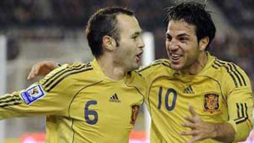 Una genialidad de Iniesta y una pegada de Villa dan la victoria a la selección española ante Bélgica (1-2)