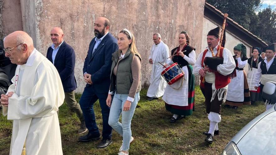 Los vecinos de Veriña procesionan por San Martín | LNE