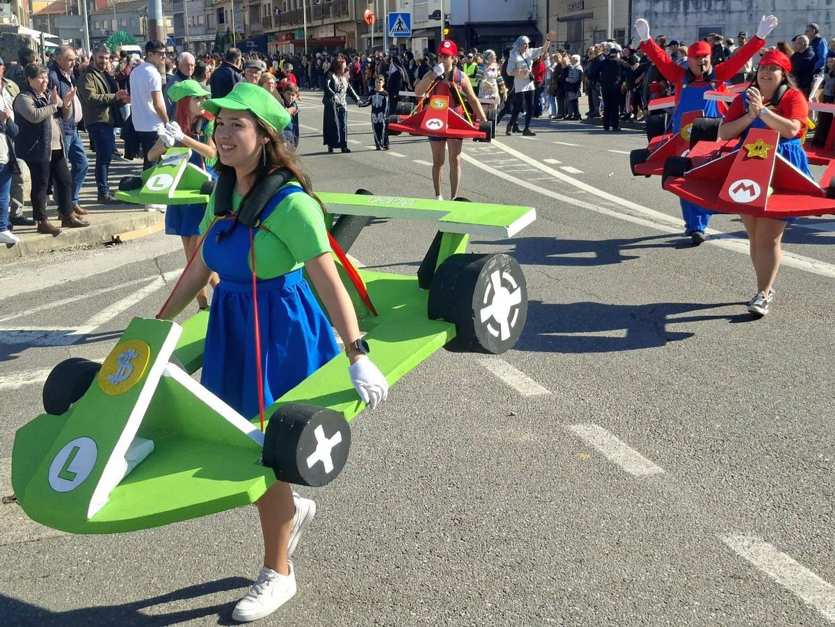 Otro de los grupos participantes en el Entroido de Meaño.