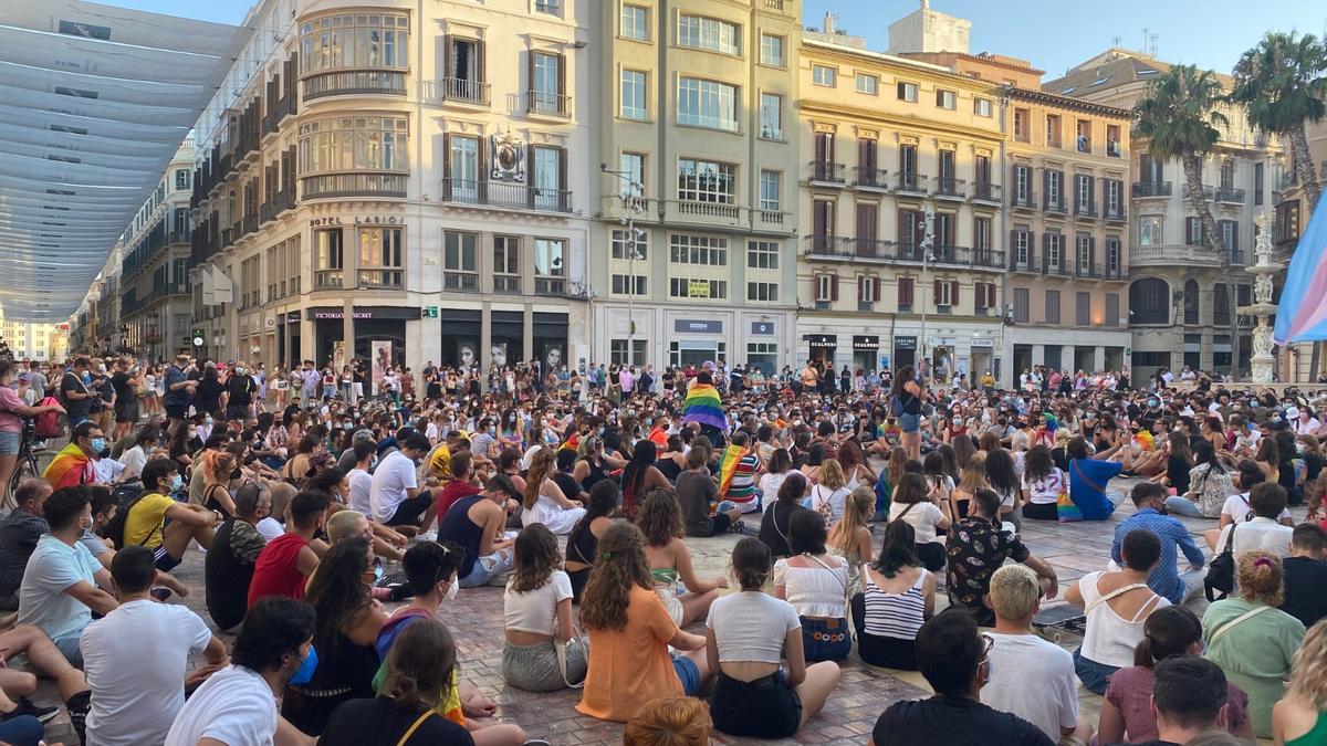 Concentración en repulsa por la muerte del joven Samuel en la plaza de la Constitución de Málaga