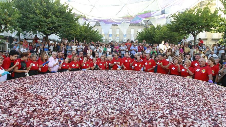 Una vista de la tapa gigante elaborada el año pasado. // Jesús Regal