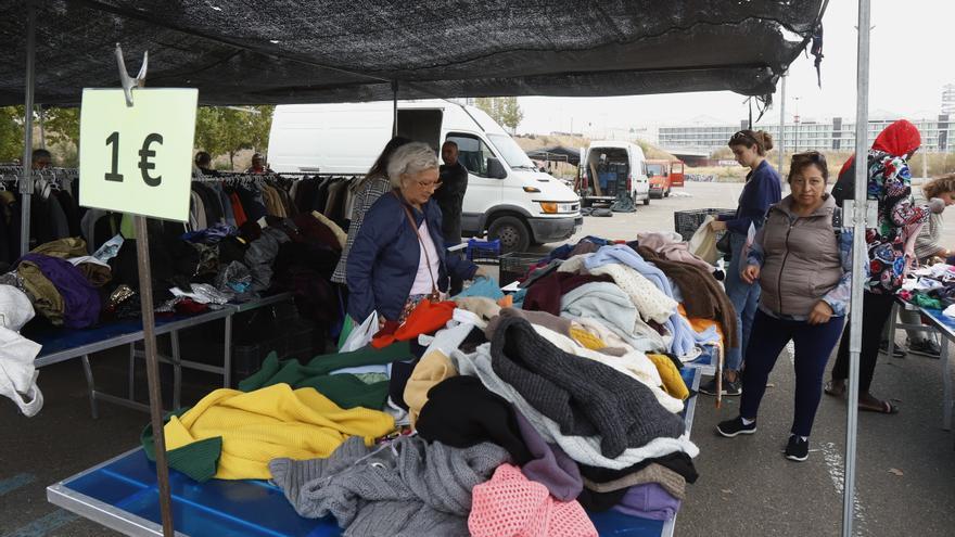 Zaragoza expulsa a los morosos del rastro: el que no paga, no monta