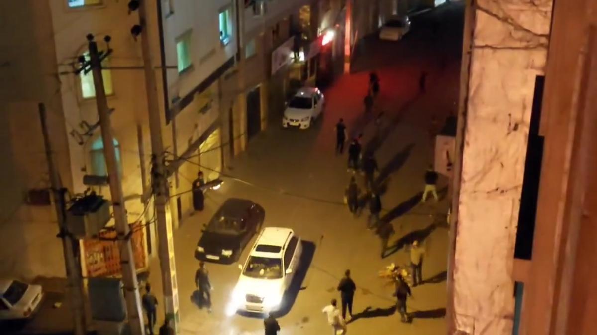 Una noche de violencia en Irán deja al menos 12 muertos