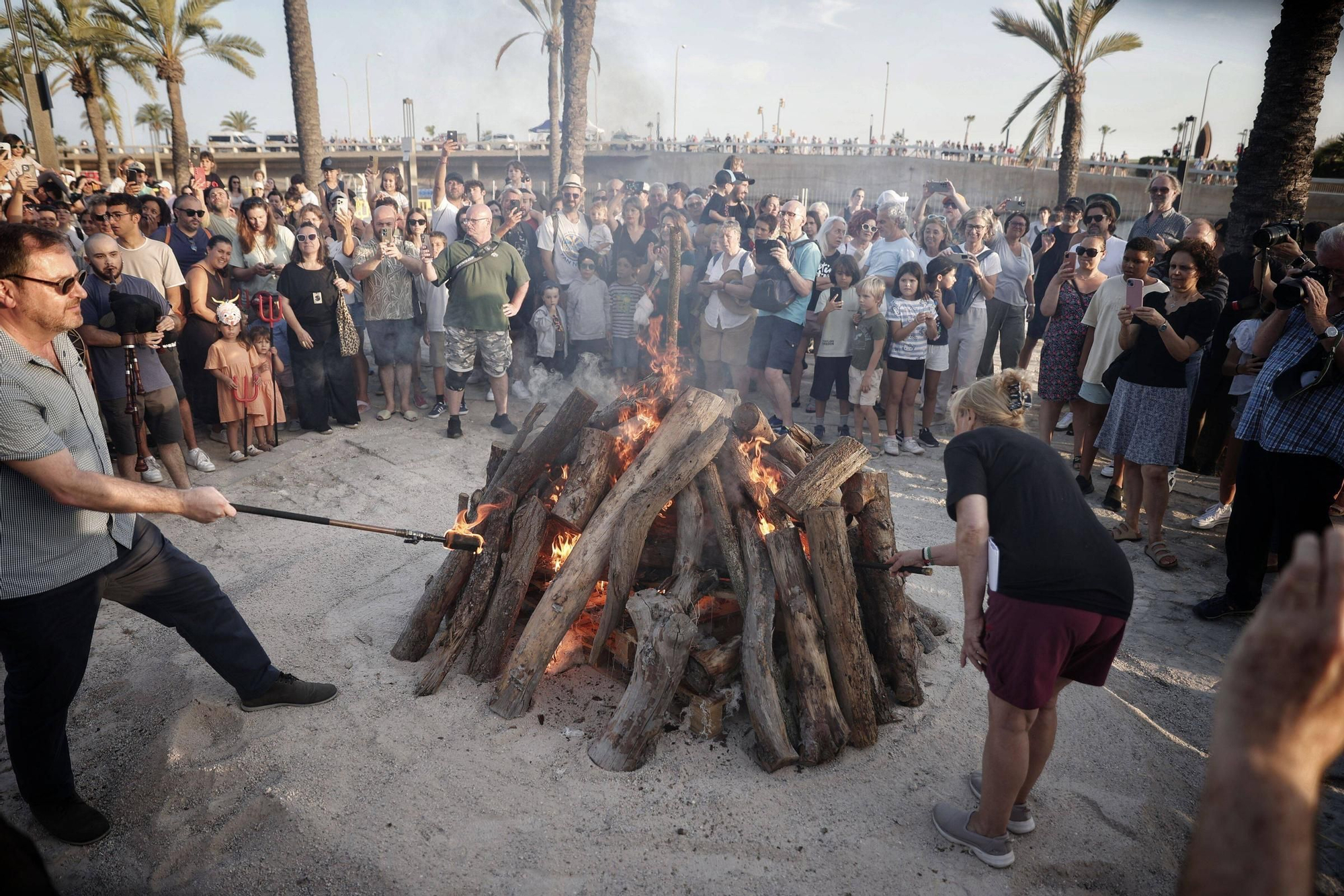 Palma disfruta de su noche más mágica del año con Sant Joan