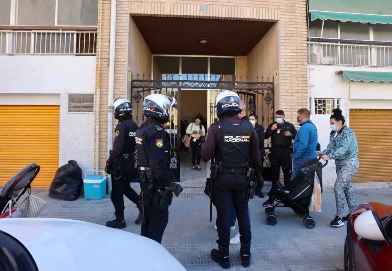 Desahucio de una joven de 20 años y a sus dos hijos de 2 y 3 años en Alicante