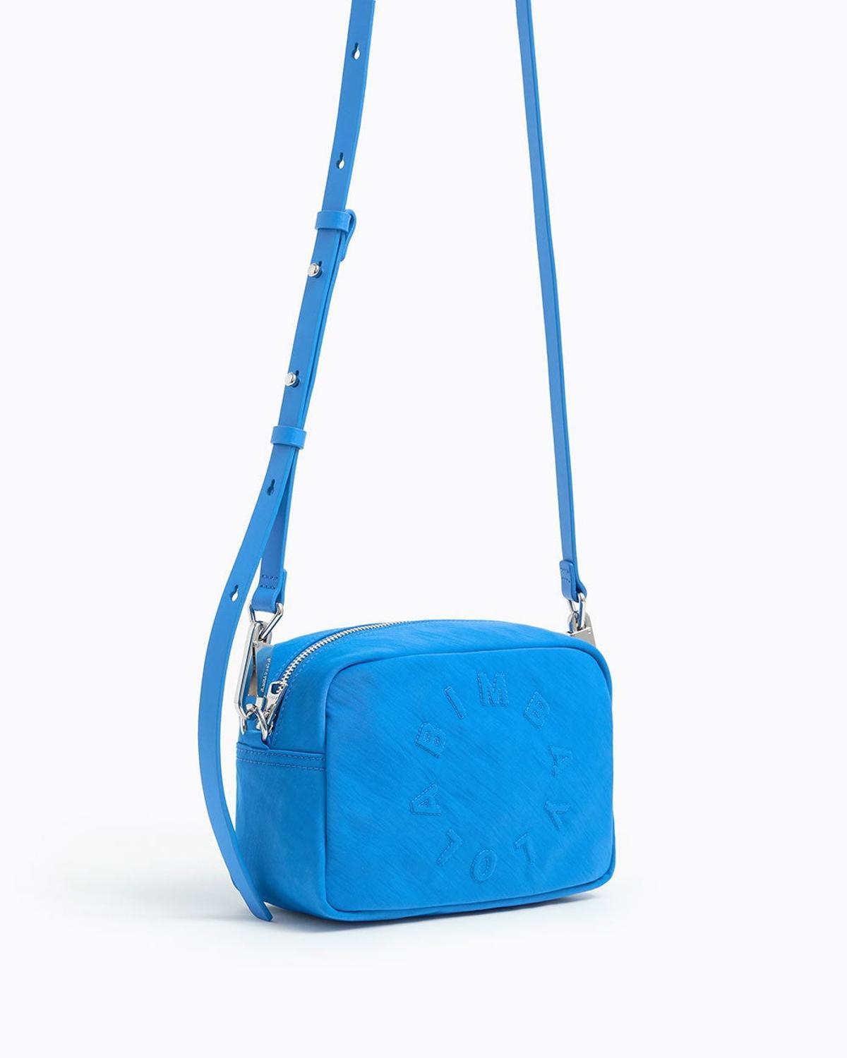 Bolso azul de Bimba y Lola (precio: 63 euros)