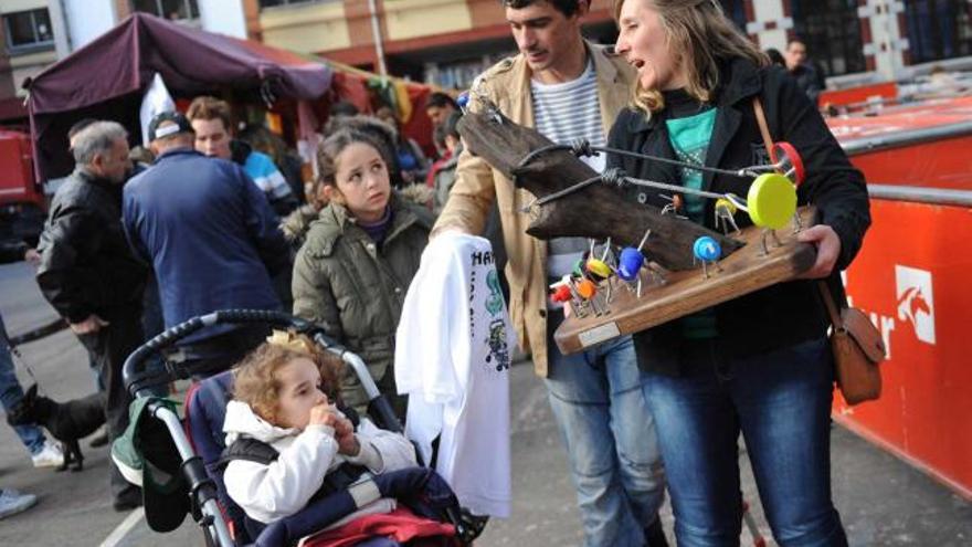 Shamira Alonso, ayer, con su familia.