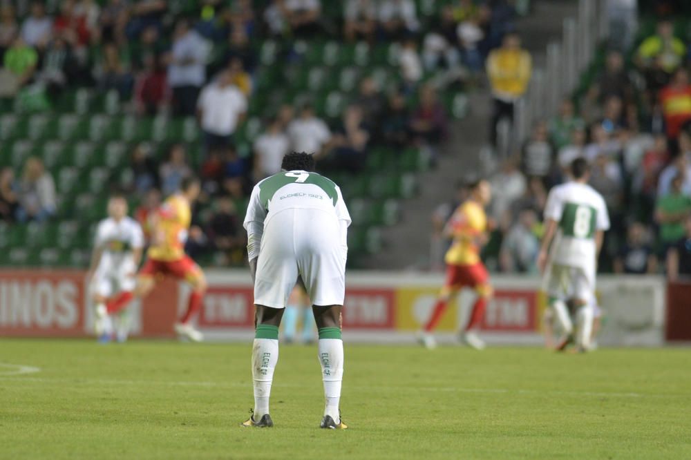 El Elche se muestra espeso y sin ideas ante el Alcoyano.