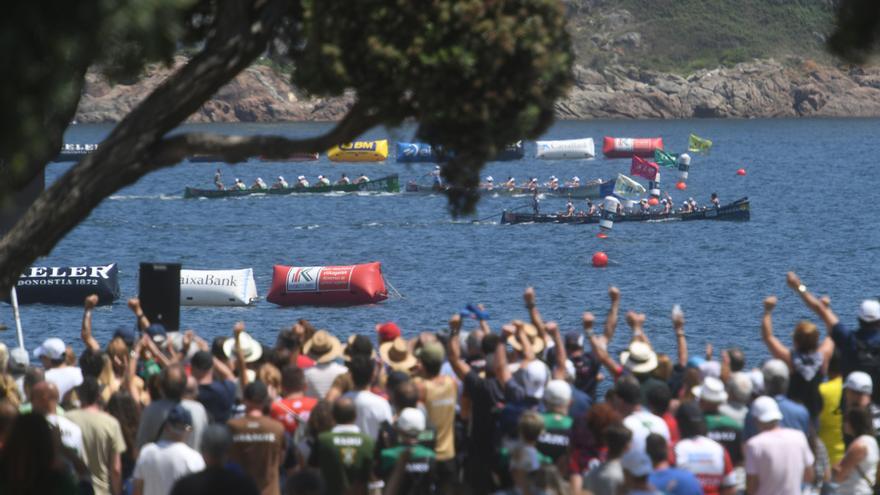 Orio y Urdaibai triunfan en  la Bandera Cidade da Coruña de Traineras