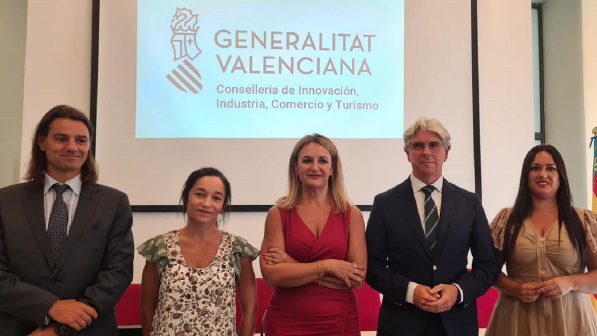 Manuel Rosalén, Ester Olivas, Nuria Montes, Felipe Carrasco y Maria Isabel Saez, es el nuevo equipo de la Conselleria de Industria