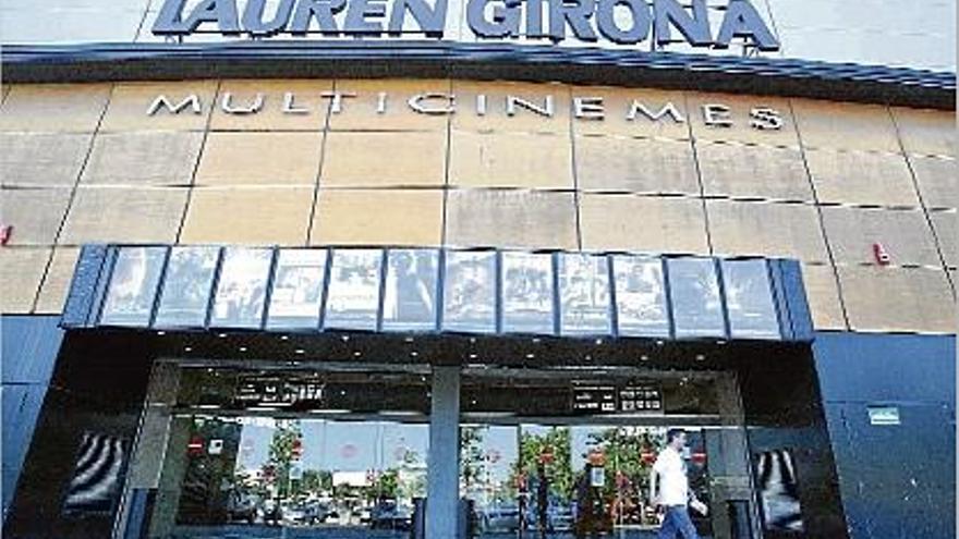 Els cinemes Lauren, abans del tancament. L&#039;última funció es va fer el juny de 2007.