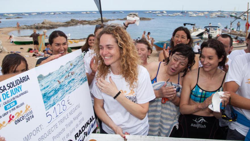 L&#039;Oncoswim vol recaptar 6.000 euros per a la recerca gironina contra el càncer de mama