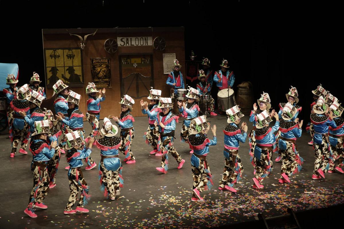 El primer pase del concurso de charangas de Gijón, en imágenes