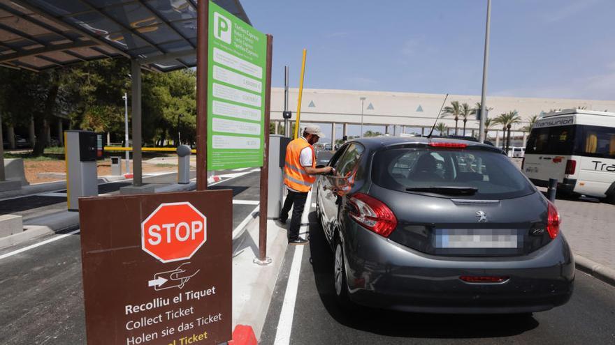 Son Sant Joan ofrece desde esta mañana 15 minutos de parking gratuitos