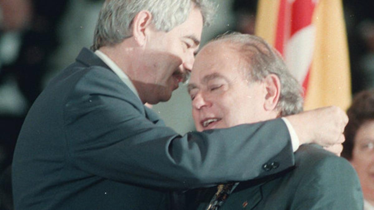 Pujol devuelve la Medalla de Oro de Barcelona, que le fue concedida en 1992