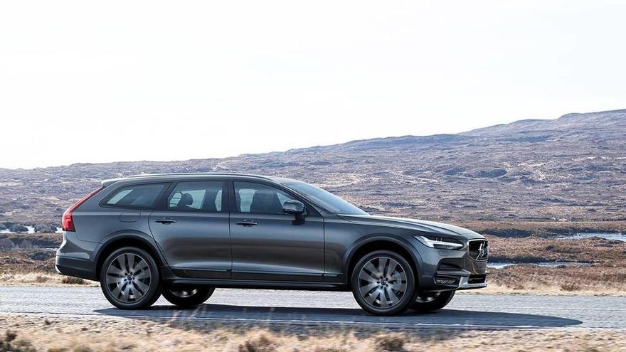 Volvo V90 Cross Country, al campo de etiqueta