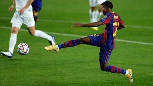 Ansu Fati marca el segundo gol del Barça al Ferencvaros en la Champions.