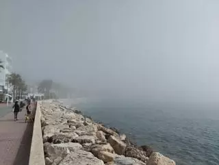 El tsunami de niebla en la bahía de Xàbia (imágenes)