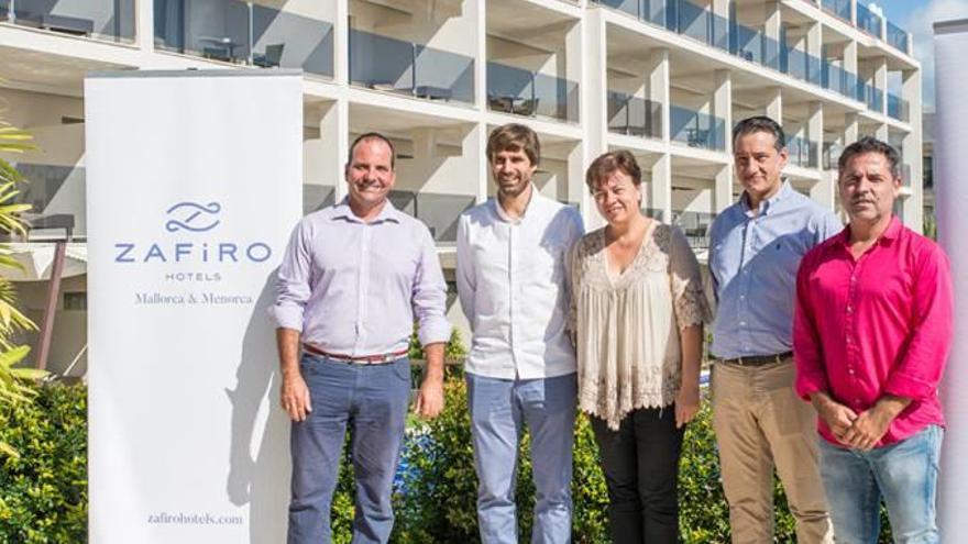 Los participantes en la presentación que se celebró en Zafiro Hotels.