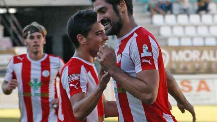 Nata celebra un tanto ante el Santa Marta, en el encuentro de ida.