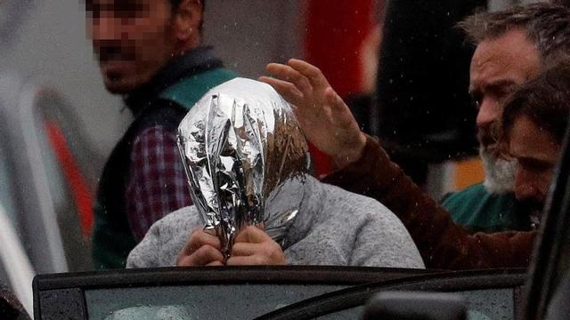 José Enrique Abuín, 'El Chicle', asesino confeso de Diana Quer, es trasladado por efectivo de la UCO desde la nave de Rianxo (A Coruña) donde ha aparecido el cuerpo.